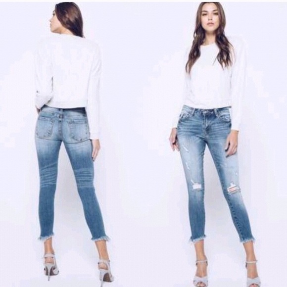 Favorite New leg hugging jeans frayed hem - Picture 3 of 8